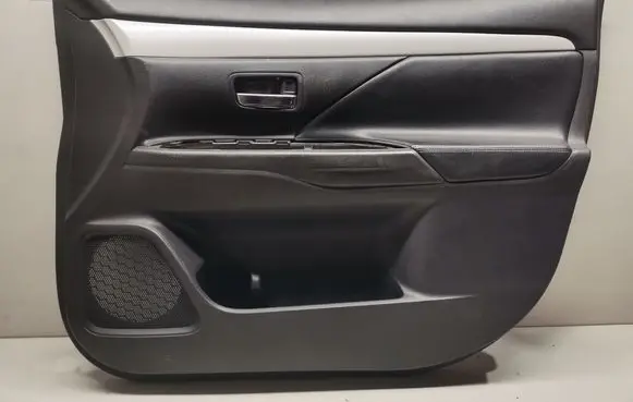 Mitsubishi Outlander Front door card panel trim K024AMCG4B45X