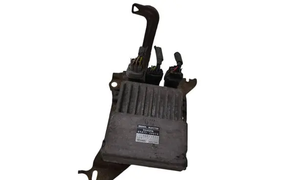 Toyota Auris 150 Fuel injection control unit/module 8987120070 1310001371