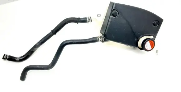 Lexus CT 200H Coolant expansion tank/reservoir
