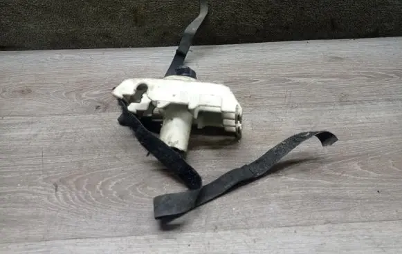 Volvo S60 Spare wheel mounting bracket 9159082 8626133 7349