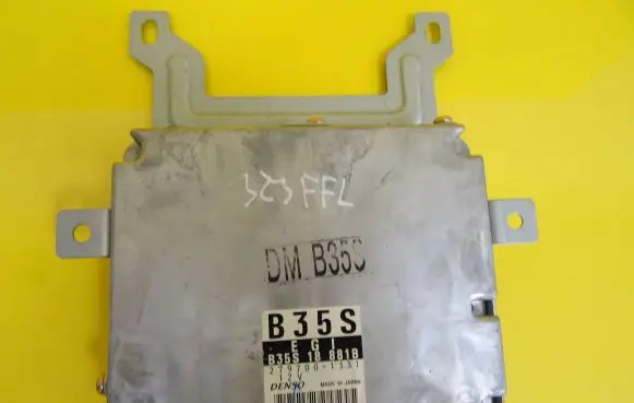 Mazda 323 F Engine control unit/module B35S18881B 279700-1331