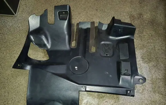 Dashboard lower bottom trim panel