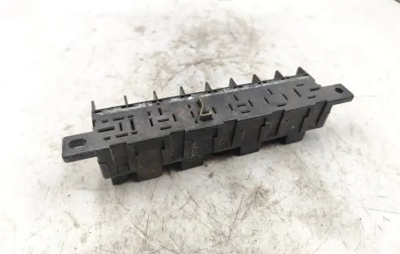 Audi 100 S4 C4 Relay mounting block 4A0941822