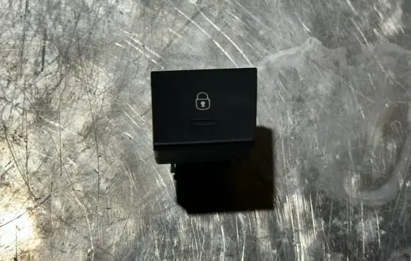 Peugeot 508 Central locking switch button 96770413ZE