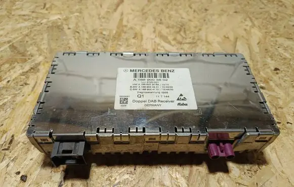 Mercedes-Benz C W204 Antenna control unit A1669003602 A1668202089 A1669024201