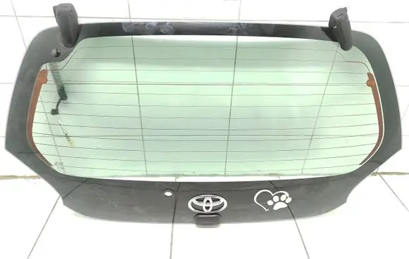 Toyota Aygo AB10 Rear windscreen/windshield window E643R00050 DOT24AS2M62 821840h010g