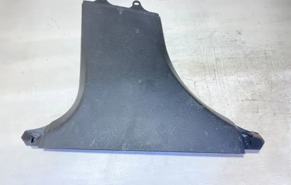 (B) pillar trim (bottom)