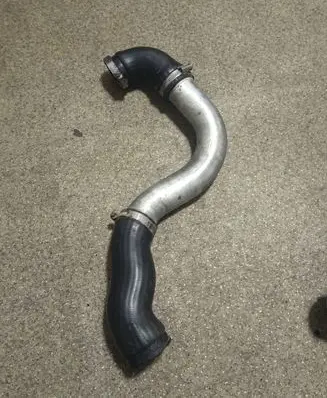 BMW 5 E39 Intercooler hose/pipe 2249669