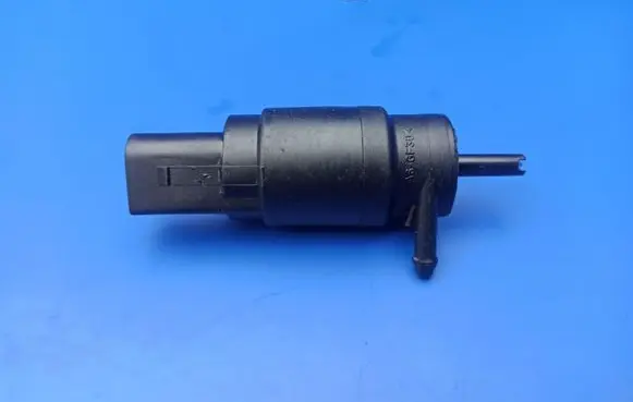 Mercedes-Benz E W211 Windscreen/windshield washer pump 3090179