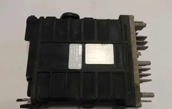 Volkswagen PASSAT B3 Engine control unit/module 8A0907404CA 0261200860