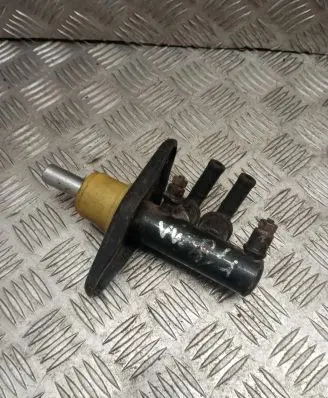 Volkswagen PASSAT B4 Master brake cylinder