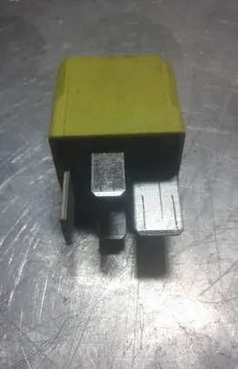 Opel Signum Other relay 90226846 4RA00779306