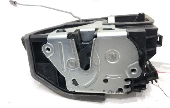 BMW 5 F10 F11 Front door lock 7229461