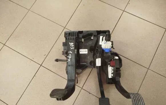 Peugeot Boxer Pedal assembly 25863700