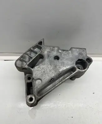 Volkswagen Golf VII Engine mounting bracket 04L199207