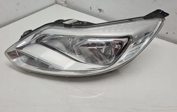 Ford Focus Headlight/headlamp BM5113W030AF