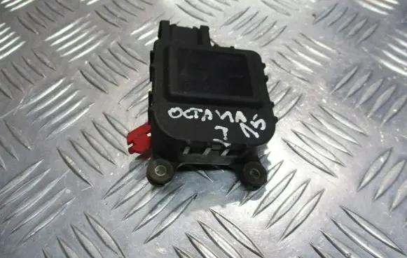Skoda Octavia Mk1 (1U) Central body control module 8D2820511D