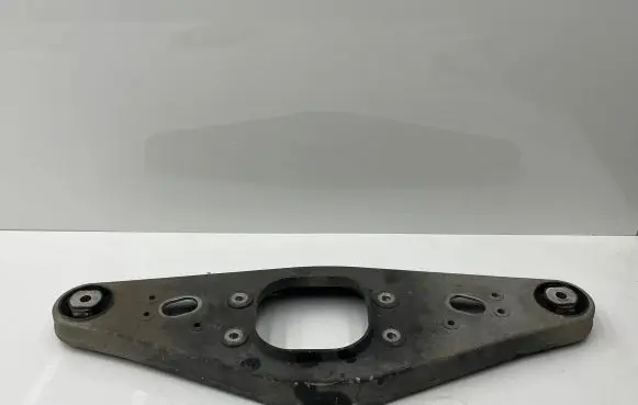 Mercedes-Benz SL R230 Rear differential/diff mount bracket A2303521806