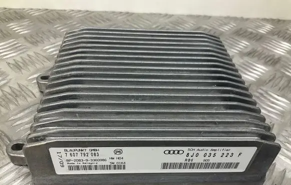 Audi TT TTS Mk2 Sound amplifier 8J0035223F