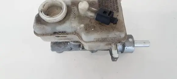 Volkswagen Fox Master brake cylinder 0204221082