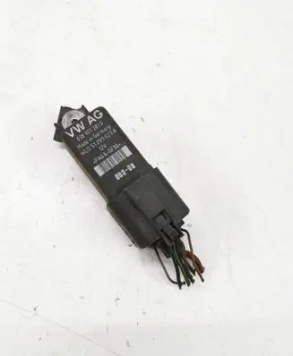 Volkswagen Caddy Glow plug pre-heat relay 038907281D 51299023A PA66GF30