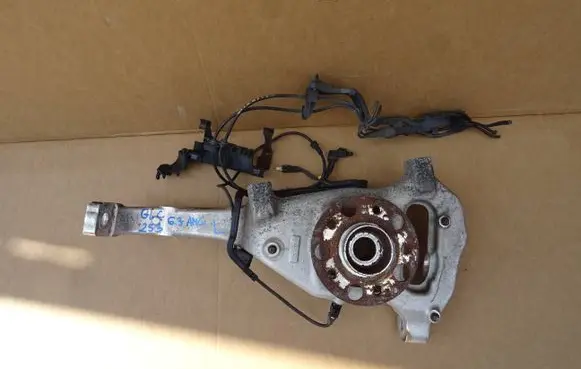 Mercedes-Benz GLC AMG Front wheel hub spindle knuckle A2533321500