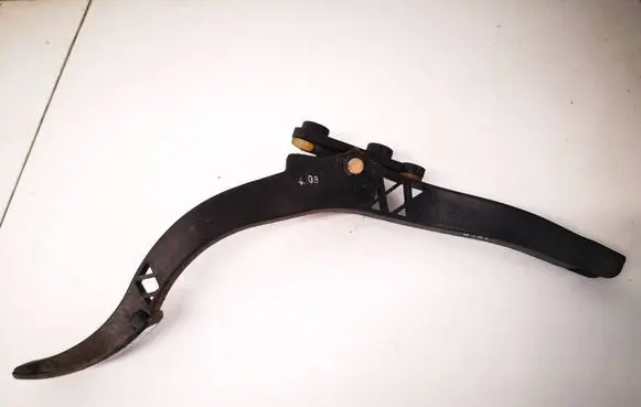 Hyundai Santa Fe Accelerator throttle pedal 