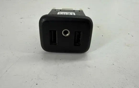 Chevrolet Camaro USB socket connector 13509942 13519224 13510854
