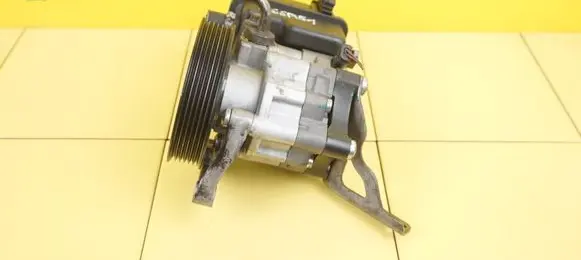Mercedes-Benz E W212 Power steering pump 651924