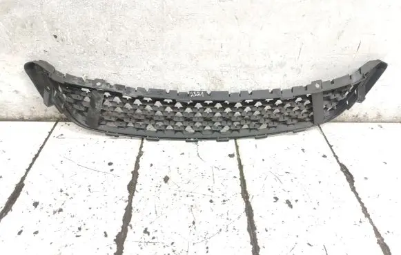 Nissan Juke I F15 Front bumper lower grill 622544FT0A