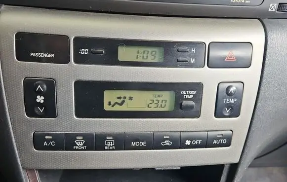 Toyota Corolla E120 E130 Climate control/heater control trim 554111A240 IMPRK1556979