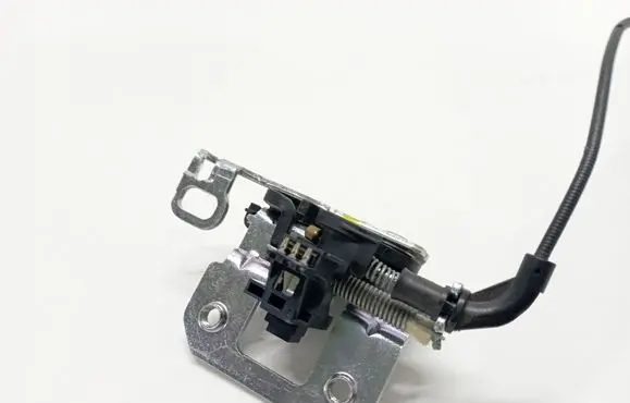 Mercedes-Benz C W204 Seat back rest lock catch 35101