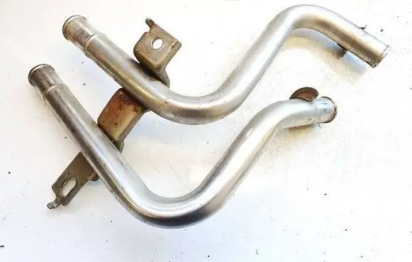 Toyota Avensis T220 Engine coolant pipe/hose