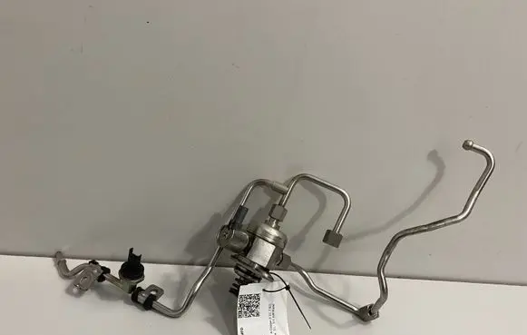 BMW M4 F82 F83 Mechanical fuel pump 7847204