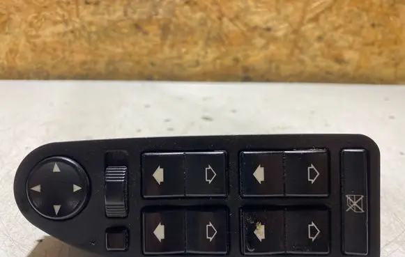 BMW 5 E39 Electric window control switch 6904339 821074