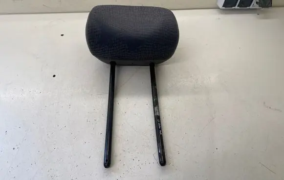 Renault Trafic II (X83) Rear seat headrest 