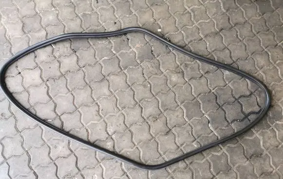 Peugeot 3008 II Loading door rubber seal (on body) 