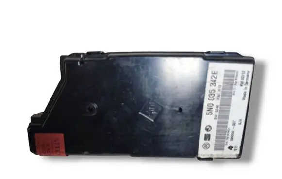 Volkswagen Polo V 6R USB socket connector 5N0035342E 1000001007 7661616621
