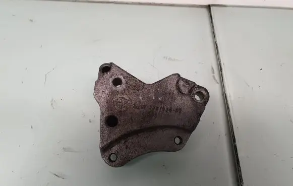 BMW 7 E65 E66 Power steering pump mounting bracket 7787536 32427787536