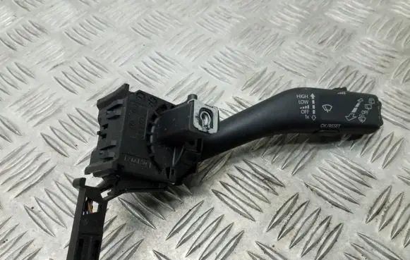 Volkswagen Golf V Wiper control stalk 1K0953519J