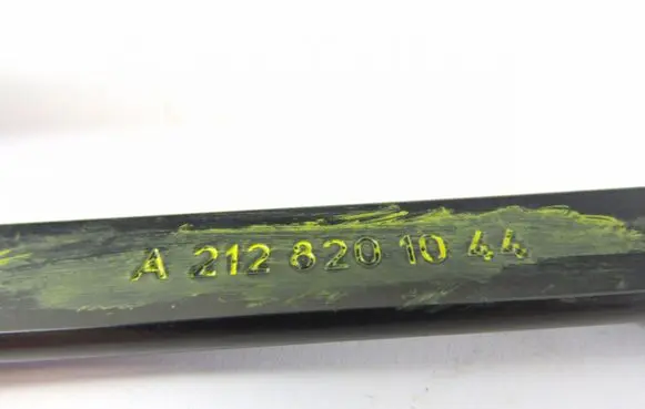Mercedes-Benz E W212 Front wiper blade arm A2128201044