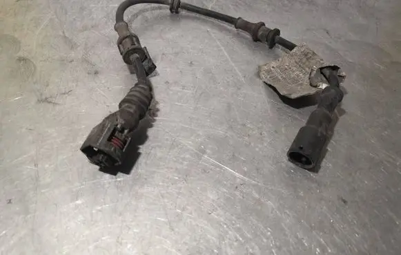 Opel Astra H Front ABS sensor wiring 24418887