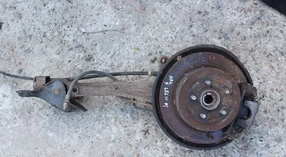 Subaru Legacy Stub axle 