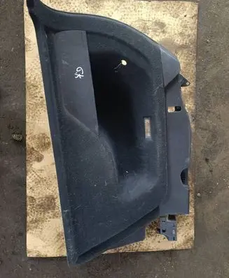 Volkswagen Touareg II Trunk/boot side trim panel 7P6863819
