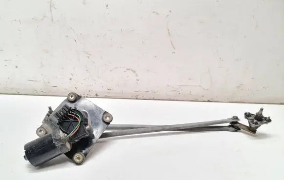 Front wiper linkage and motor