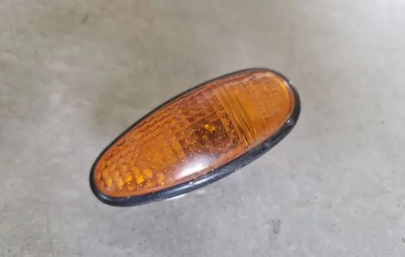 Mitsubishi Pajero Sport I Front fender indicator light 