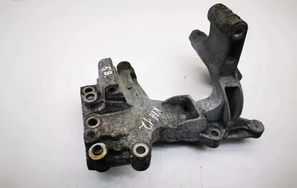 KIA Sportage Alternator belt tensioner 