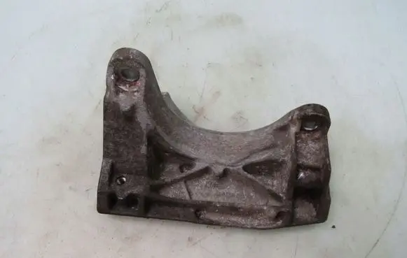 Audi A6 S6 C4 4A Engine mounting bracket