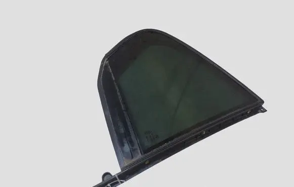 BMW 5 G30 G31 G38 Rear vent window glass 7387456