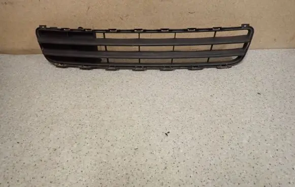 Suzuki Swift I Front grill